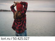 Beautiful woman enjoying her day on the lake. Стоковое фото, агентство Ingram Publishing / Фотобанк Лори