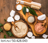 top view selection fine powders bowls with scoops stones. Стоковое фото, агентство Ingram Publishing / Фотобанк Лори