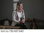 adult woman stressing out home 8. Стоковое фото, агентство Ingram Publishing / Фотобанк Лори