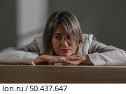 adult woman stressing out home 12. Стоковое фото, агентство Ingram Publishing / Фотобанк Лори