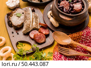 beans sausages dish high angle. Стоковое фото, агентство Ingram Publishing / Фотобанк Лори