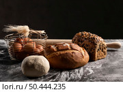 high angle bread assortments table. Стоковое фото, агентство Ingram Publishing / Фотобанк Лори