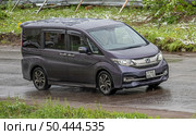 Автомобиль Honda Stepwgn. Редакционное фото, фотограф Анатолий Володин / Фотобанк Лори