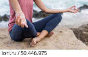 blonde woman doing yoga beach 3. Стоковое фото, агентство Ingram Publishing / Фотобанк Лори