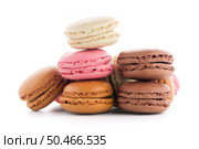 Colorful French Macarons on the white background. Стоковое фото, агентство Ingram Publishing / Фотобанк Лори