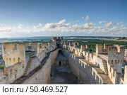 Penafiel Castle, Valladolid, Spain created in the 10th century and located at the Hill. Стоковое фото, агентство Ingram Publishing / Фотобанк Лори