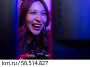 Professional gamer is a gamer for prize money or to overcome obstacles Usually, gamers study games deeply in order to master them and often play them competitively. Стоковое фото, агентство Ingram Publishing / Фотобанк Лори