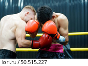 Muay Thai, The martial art of Thailand, The power of the fist that punches into the opponent’s be colic, choke and can lose by knockout. Стоковое фото, агентство Ingram Publishing / Фотобанк Лори