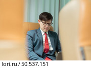 Business people are required to travel frequently for international business. Use the business class service to travel by plane because there are facilities to contact business and convenience. Стоковое фото, агентство Ingram Publishing / Фотобанк Лори