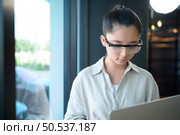 Diligent students are devoted to extra learning from expert teachers. frequently succeeds as intended. Стоковое фото, агентство Ingram Publishing / Фотобанк Лори