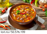 Mexican dish Chili Con Carne in plate. Стоковое фото, агентство Ingram Publishing / Фотобанк Лори