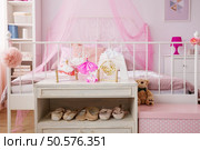 Dancing decorations in pink room of ballet dancer. Стоковое фото, агентство Ingram Publishing / Фотобанк Лори