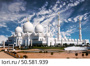 view of Sheikh Zayed mosque in Abu Dhabi. Sheikh Zayed mosque in Abu Dhabi. Стоковое фото, агентство Ingram Publishing / Фотобанк Лори