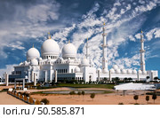 view of Sheikh Zayed mosque in Abu Dhabi. Sheikh Zayed mosque in Abu Dhabi. Стоковое фото, агентство Ingram Publishing / Фотобанк Лори
