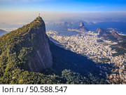 Aerial view of Christ the Redeemer and Rio de Janeiro city, Brazil. Стоковое фото, агентство Ingram Publishing / Фотобанк Лори