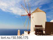 windmill of Oia, Santorini. Стоковое фото, агентство Ingram Publishing / Фотобанк Лори