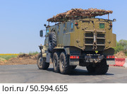 Army armored vehicle on the road. Стоковое фото, фотограф Юрий Бизгаймер / Фотобанк Лори