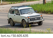 Автомобиль  ваз lada 2121. Редакционное фото, фотограф Анатолий Володин / Фотобанк Лори