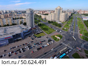 Санкт-Петербург. Спальные районы. Пересечение проспекта Маршала Жукова и Ленинского проспекта. Редакционное фото, фотограф Александр Тарасенков / Фотобанк Лори