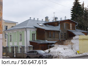 Дом причта церкви Рождества Христова (вид со двора). Россия, город Тверь, улица Вольного Новгорода, 9 (2021 год). Редакционное фото, фотограф Алексей Иванов / Фотобанк Лори