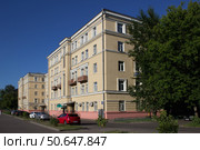 Жилой дом 1930-х годов в Городке Метростроя на Ярославском шоссе. Москва (2022 год). Редакционное фото, фотограф Елена Орлова / Фотобанк Лори