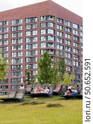 Russia, Moscow - 06 July 2020:   Khodynka field, Park and residential area. Редакционное фото, фотограф Татьяна Васильева / Фотобанк Лори