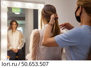 Getting Ready for the Show at the Hairdressing Salon Backstage. Стоковое фото, фотограф Aleksandr Golubev / Фотобанк Лори