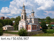 Вид на старинную церковь Успения Пресвятой Богородицы июльским днем. Серпухов, Московская область (2024 год). Стоковое фото, фотограф Виктор Карасев / Фотобанк Лори