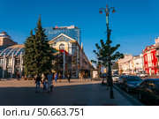 Voronezh, Russia, September 16, 2024: Low-rise building on the central street, Revolution Avenue, in autumn. Редакционное фото, фотограф Катерина Белякина / Фотобанк Лори