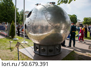Спускаемый аппарат «Космос К-1978» на территории Военно-космической академии имени А.Ф. Можайского. Санкт-Петербург. Редакционное фото, фотограф Сергей Афанасьев / Фотобанк Лори