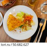 tortilla triangular pieces with green salad. Стоковое фото, фотограф Яков Филимонов / Фотобанк Лори