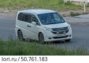 Автомобиль Honda Stepwgn. Редакционное фото, фотограф Анатолий Володин / Фотобанк Лори