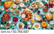 Autumn Harvest Feast: A Bountiful Thanksgiving Table Setting. Стоковое AI-изображение, AI-художник Данила Большаков / Фотобанк Лори