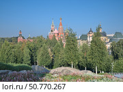 Природно-ландшафтный парк "Зарядье" в центре Москвы, Россия (2024 год). Редакционное фото, фотограф Елена Коромыслова / Фотобанк Лори