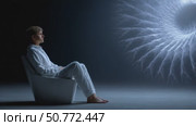 Patient observing glowing fractal during hypnosis session. Стоковое AI-видео, аниматор Юрий Поздников / Фотобанк Лори