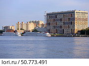 Санкт-Петербург. Речной вокзал. Круизные суда у причала. Редакционное фото, фотограф Александр Тарасенков / Фотобанк Лори