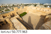 View from watchtower at Ribat of Monastir to fortress and cityscape, Tunisia (2024 год). Стоковое фото, фотограф Яков Филимонов / Фотобанк Лори