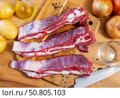 Raw beef brisket served at table. Стоковое фото, фотограф Яков Филимонов / Фотобанк Лори