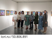Общая фотография, выставка наивных художников "Квартира" на Невском проспекте 60 Санкт-Петербург. Редакционное фото, фотограф Дмитрий Неумоин / Фотобанк Лори