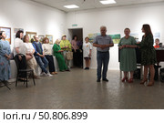 Открытие выставки наивных художников "Квартира" на Невском проспекте 60 Санкт-Петербург. Редакционное фото, фотограф Дмитрий Неумоин / Фотобанк Лори