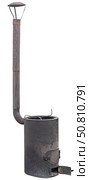 Самодельная старая металлическая печка на дровах.Handmade stove for campsite or camping on white background. Стоковое фото, фотограф Татьяна Д / Фотобанк Лори