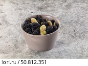 Ripe sweet juicy black and white mullberry. Стоковое фото, фотограф Андрей Старостин / Фотобанк Лори