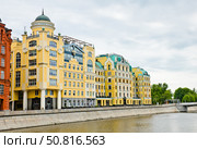 Якиманская набережная, дом 2. Москва. Редакционное фото, фотограф E. O. / Фотобанк Лори