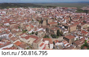 Drone view of the administrative center and residential areas of the city of Caceres, Spain. Стоковое видео, видеограф Яков Филимонов / Фотобанк Лори