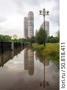 Russia, Moscow-July 27, 2020: due to heavy rains, the Yauza river overflowed its banks. Редакционное фото, фотограф Татьяна Васильева / Фотобанк Лори