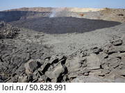 Crater floor covered with basaltic lava flows, Erta Ale volcano, Danakil Depression, Ethiopia. Стоковое фото, фотограф Richard Roscoe/Stocktrek Images / ТАСС / Фотобанк Лори
