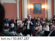 Дин Сюань сдает экзамен в Санкт-Петербургской Академии художеств. Редакционное фото, фотограф Дмитрий Неумоин / Фотобанк Лори