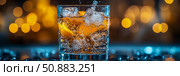 Refreshing Cocktail: Orange Slice & Ice Cubes in Glass with Bubbles & Splash, for Summer Party, Bar Menu. Стоковое AI-изображение, AI-художник Данила Большаков / Фотобанк Лори