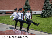 Почетный караул. Редакционное фото, фотограф Сергей Чупахин / Фотобанк Лори