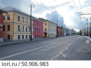 Крестовая улица в городе Рыбинске. Ярославская область, Россия (2024 год). Редакционное фото, фотограф Елена Коромыслова / Фотобанк Лори